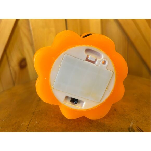 Sylvania 8" LED Halloween Pumpkin Candle Battery Operated (5539) - Picture 7 of 12